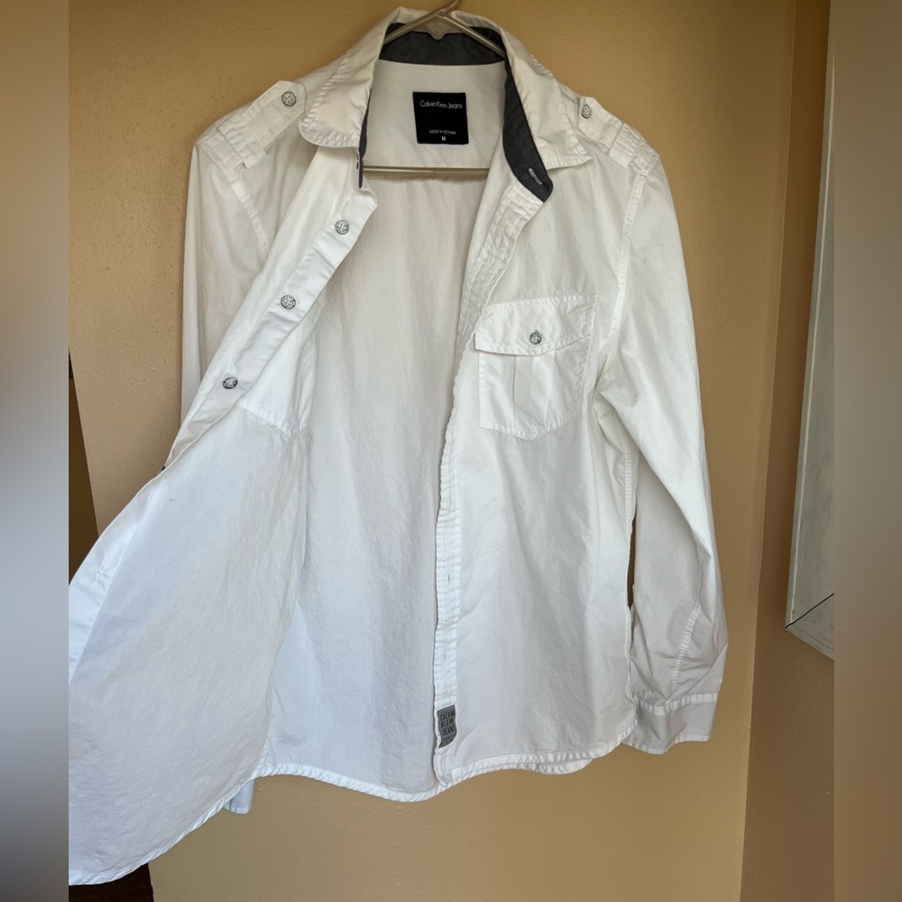 Calvin Klein Jeans White Lightweight Button-Up Shirt. 100% cotton